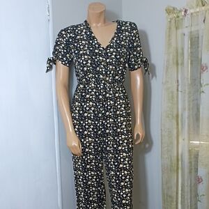 Haven Hearts Elegant Black Floral‎ Jumpsuit Size M